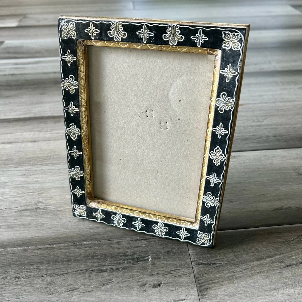 Sicura Shabby Chic French Country Fleur De Lys Picture Frame in Black - Picture 2 of 11